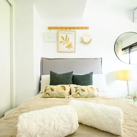 Estudio Con Parking Teatinos Malaga Living Exterior foto