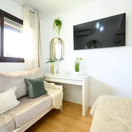 Estudio Con Parking Teatinos Malaga Living Exterior foto